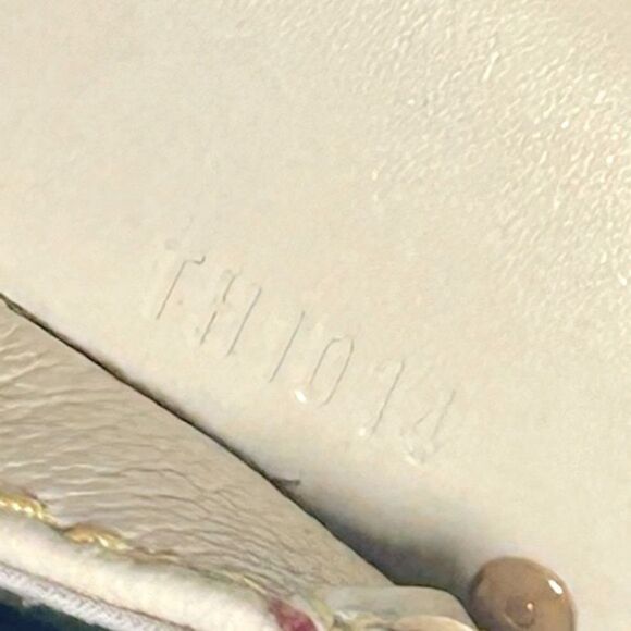 Louis Vuitton Suhali L'Aimable Leather Shoulder Handbag White (Ivory) - Picture 15 of 15